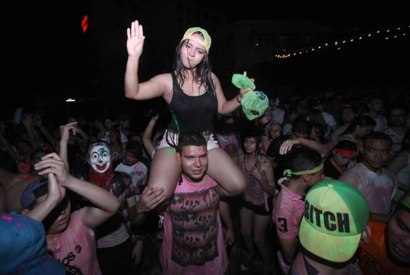 Electrizante fiesta de color en Tegucigalpa