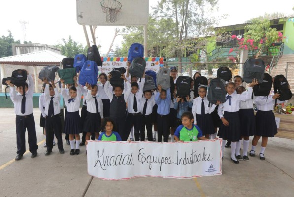 Con evento artístico Escuela Víctor F. Ardón recibe a ejecutivos de Equipos Industriales