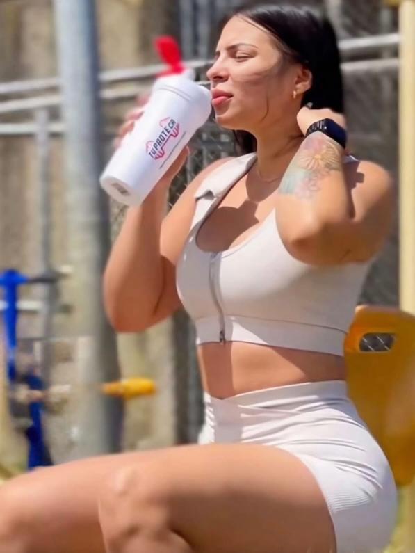 Linda chica engañó a futbolista y se metió con su tío: El grave escándalo que sacude Costa Rica