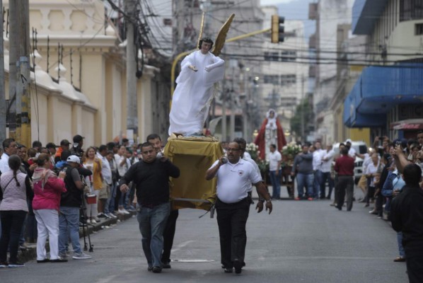 Las Carreritas de San Juan anunciaron al amanecer que ¡Cristo ha resucitado!