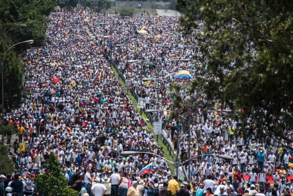 Las imágenes más impactantes de la 'madre de las marchas' en Venezuela
