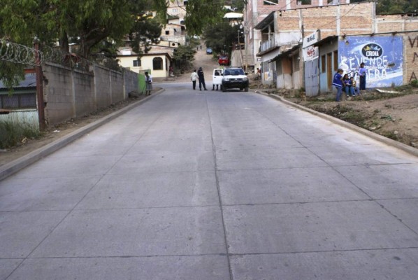 Invierten L 327 millones en obras de desarrollo comunal