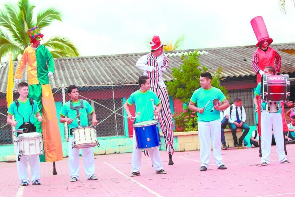 Ritmo y talento en encuentro de bandas