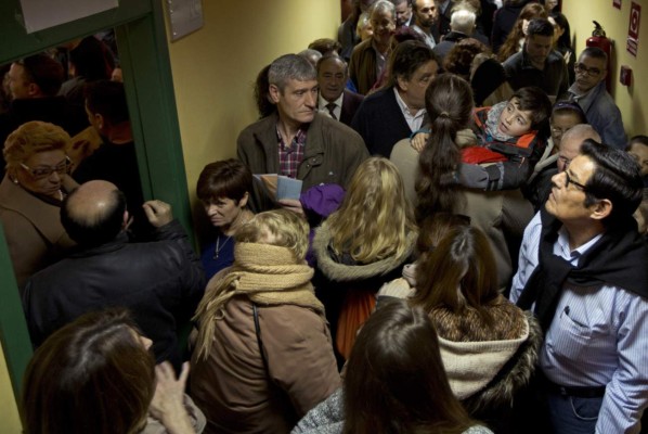 España sale a votar; podría ser fin de sistema bipartidista&nbsp;&nbsp;