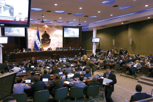 Recortarían L1,000 millones a presupuesto