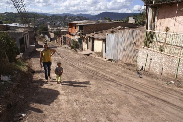 Invierten L 327 millones en obras de desarrollo comunal
