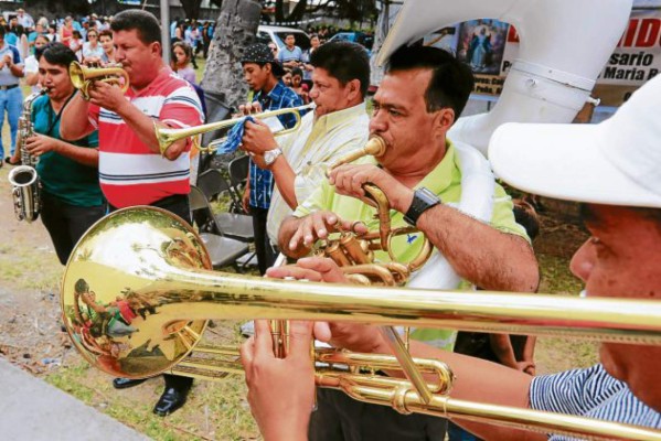De fiesta Santa María Reina
