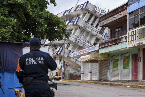 Potente terremoto deja más de 60 muertos en México