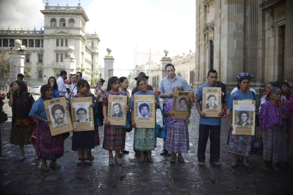 Activistas urgen búsqueda de desaparecidos de guerra civil en Guatemala