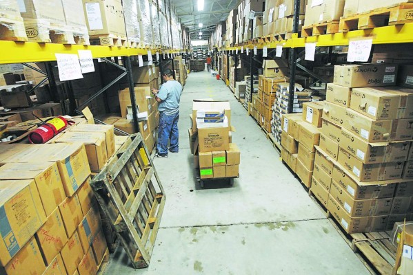 Abastecidas en un 60 por ciento las farmacias públicas