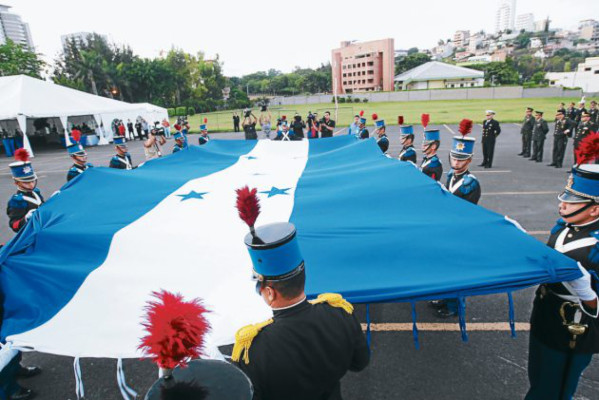 Día de la Bandera marca inicio de fiestas patrias