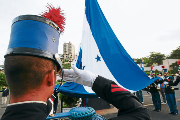 Día de la Bandera marca inicio de fiestas patrias