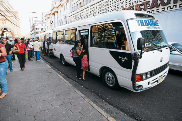 Severo incremento de seis lempiras piden en bus amarillo