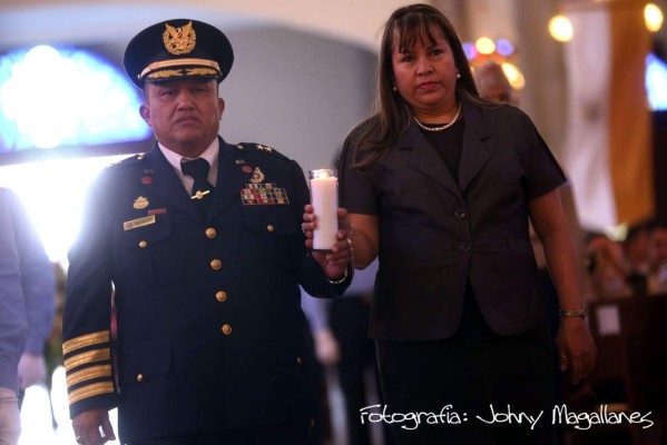 Bomberos rinden honor a la Virgen de Suyapa
