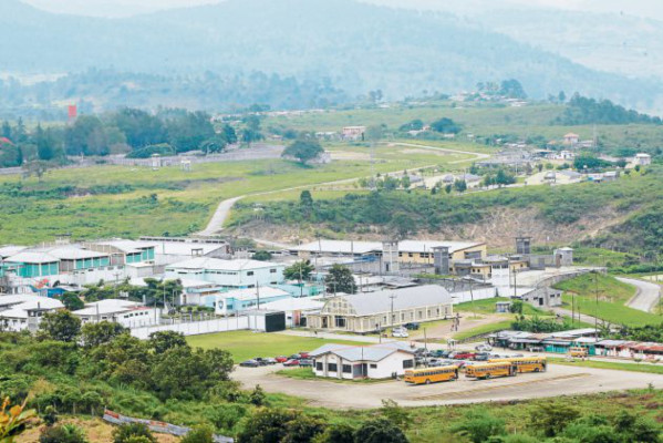 Secretaría de Seguridad de Honduras sostiene pesada crisis por traslado de reos