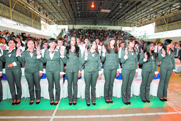 Solo 55 mil egresarán de secundaria en Honduras