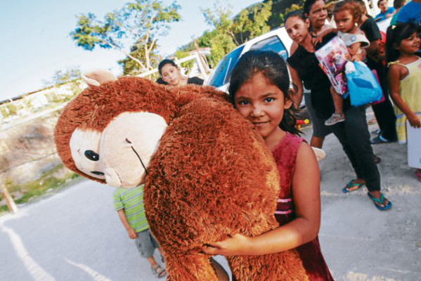 ¡Feliz Navidad para los niños de la aldea El Carpintero!