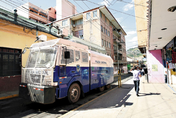 Maestros realizan movilización en Tegucigalpa