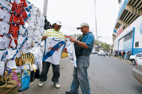 Olimpia y Real España al primer asalto
