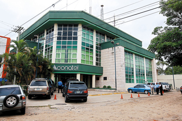 A fines de agosto se subastará banda 4G