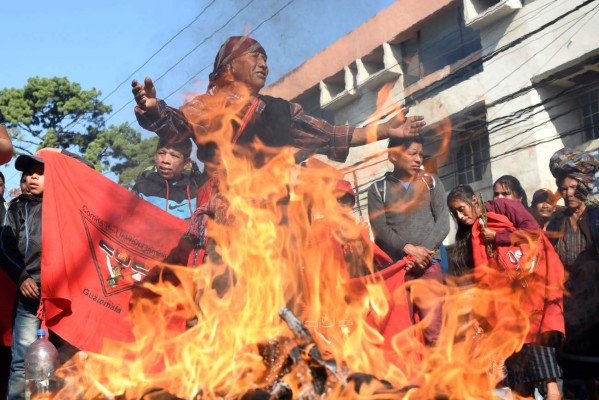 Guatemaltecos recuerdan a víctimas de quema de embajada de España&nbsp;&nbsp;