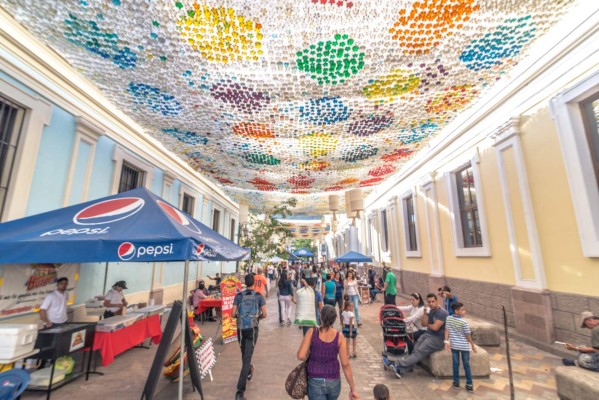 EL CENTRO HISTóRICO se alista PARA RECIBIR EL VERANO