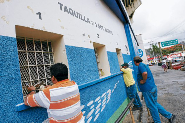 Olimpia y Real España al primer asalto