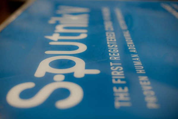 Lo que se sabe sobre escasez de componente de segunda dosis de Sputnik V (FOTOS)