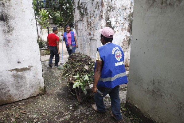 Preparan camposantos para el día de difuntos