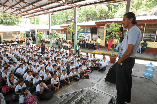 Una fiesta futbolera se vivió en la escuela cerro Grande II