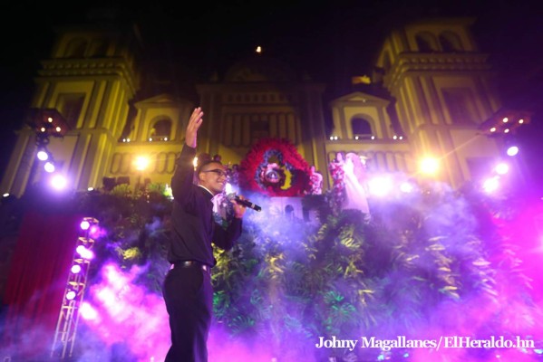 FOTOS: Extraordinaria muestra de fe y talento en la alborada en honor a la Virgen de Suyapa