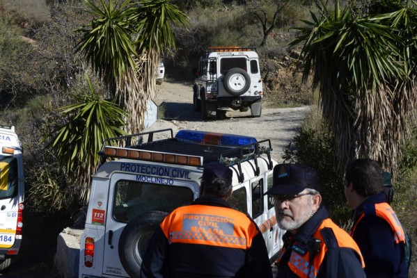 FOTOS: Así es la búsqueda del niño que cayó en un pozo de Totalán, España