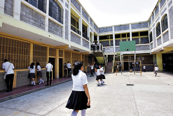 Maestra cobraba sin ir a trabajar