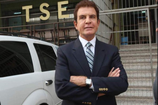 Jorge Zelaya y Salvador Nasralla se reencuentran en público