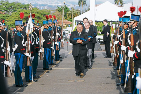 Día de la Bandera marca inicio de fiestas patrias