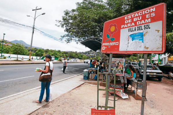 Tegucigalpa y Comayagüela están llenas de señales viales confusas y en desuso