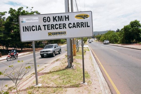 Tegucigalpa y Comayagüela están llenas de señales viales confusas y en desuso