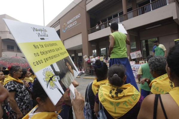 Hondureñas exigen un alto a los asesinatos