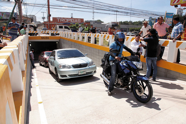 Habilitan túnel Juventud 101 en el bulevar Suyapa