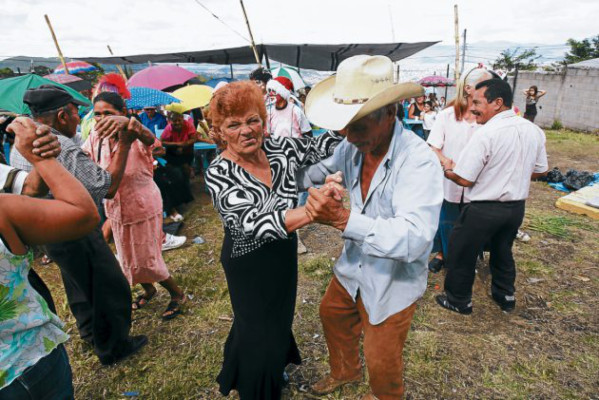 Festejan Día del Adulto Mayor en Tegucigalpa