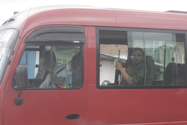 Apenas 12 unidades movilizan usuarios de once colonias