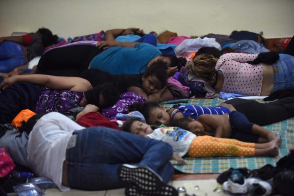 Las dramáticas imágenes que ha dejado a su paso la caravana migrante de hondureños