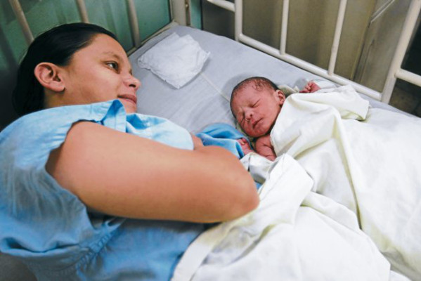 En el hospital San Felipe nació el primer bebé de 2012