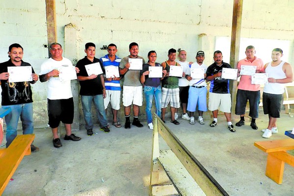 Reclusos profesionales darán clases en penal