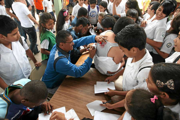 Una fiesta futbolera se vivió en la escuela cerro Grande II