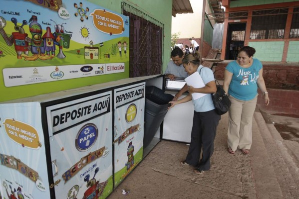 Escuelas demuestran su compromiso