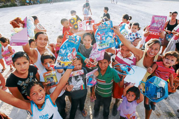 ¡Feliz Navidad para los niños de la aldea El Carpintero!
