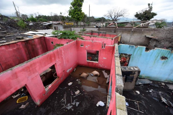 Ruinas, dolor y soledad, las imágenes de Guatemala a un año del volcán de Fuego