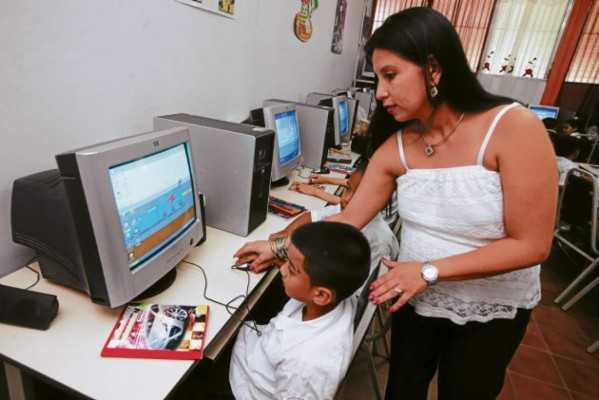 Desorden en distribución de plazas lacera educación en DC