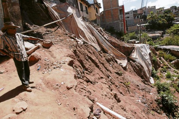 Unas 20 familias deben salir de la colonia Izaguirre